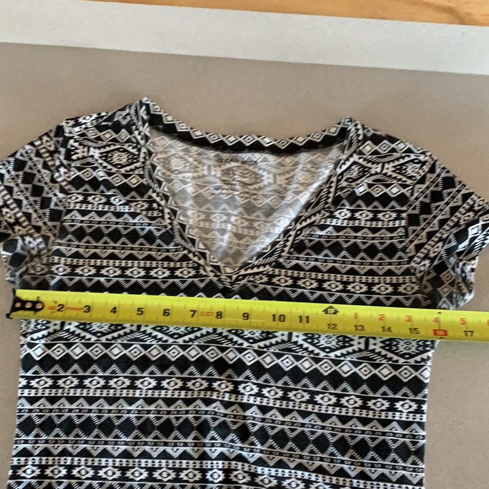 Women’s Top - Picture 6 of 9